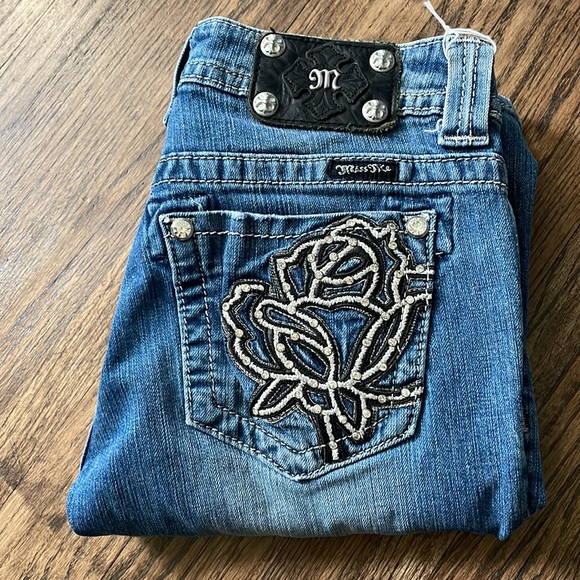 Miss Me Sz 28 Denim Boot Cut Jean Rose Pocket - Picture 16 of 16
